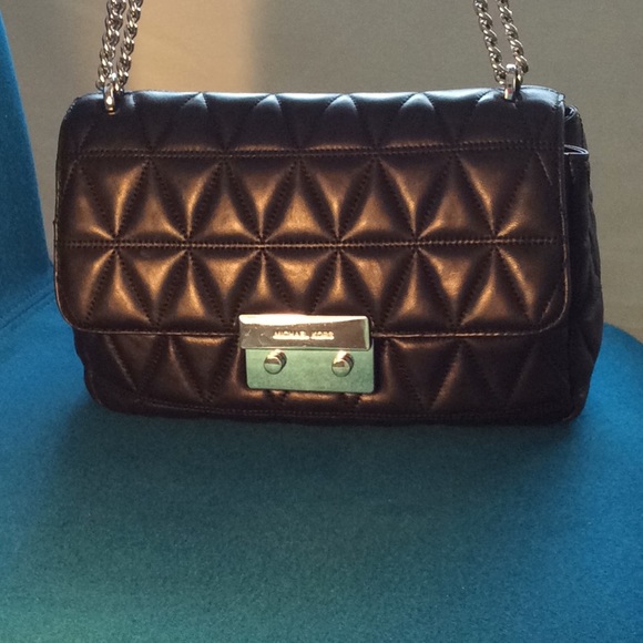 Purse - Picture 1 of 3